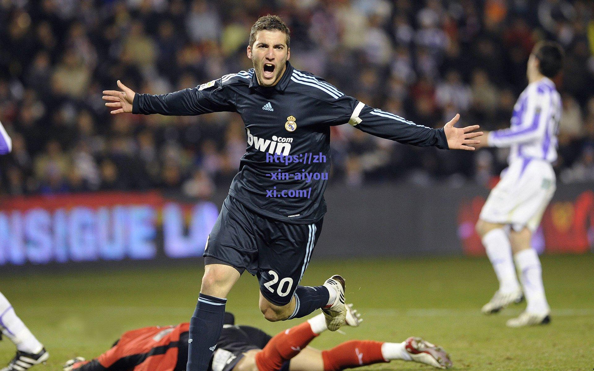 贝恩强势反弹，刻意冲击篮筐成破局关键，灰熊后场核心找回终结密码